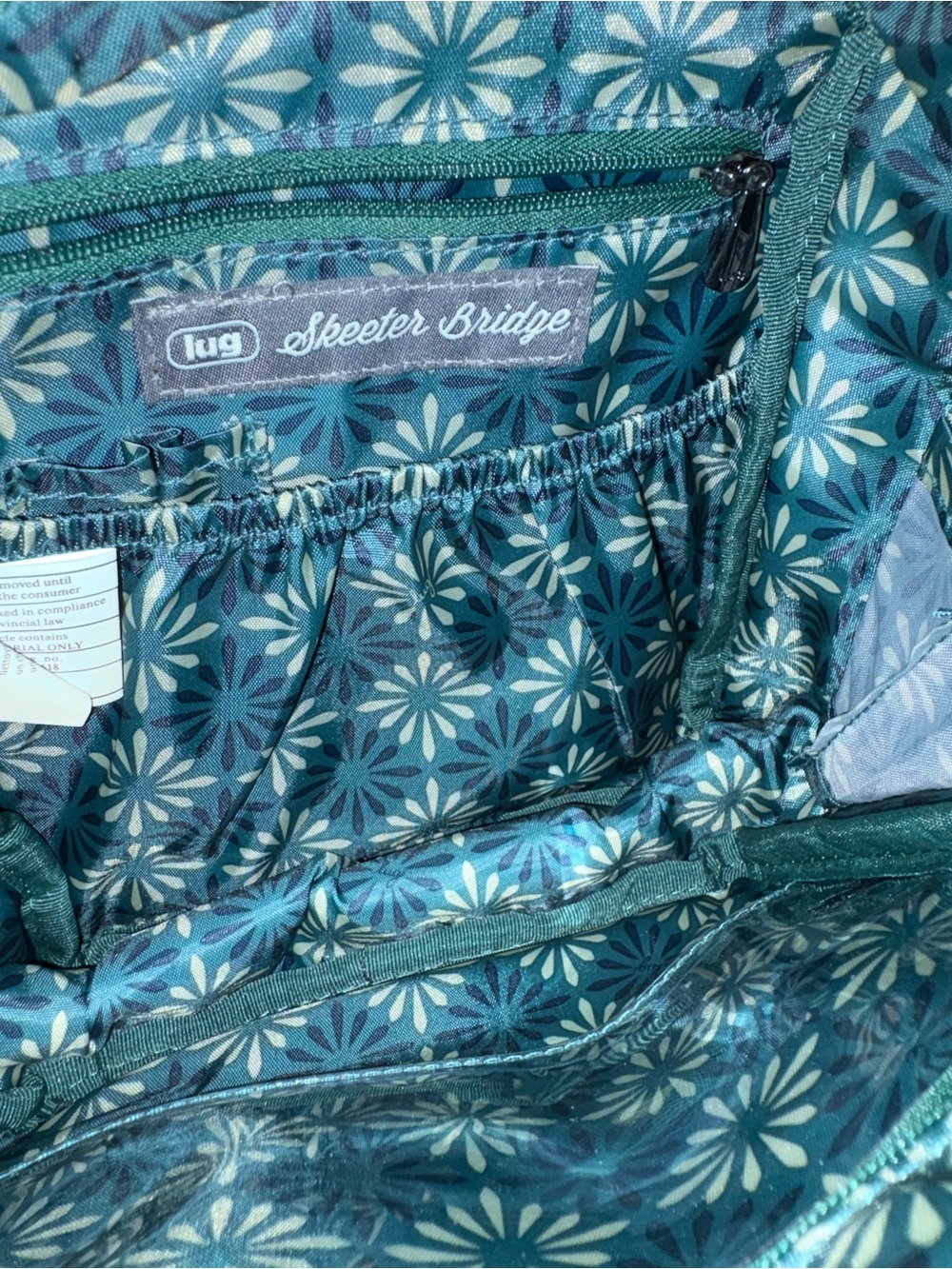 Lug Skeeter Bridge Wickedly Green Crossbody bag purse Emerald Green Christmas - Picture 5 of 5